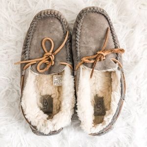 Women's UGG ”Dakota" Moccasins Slippers in Pewter